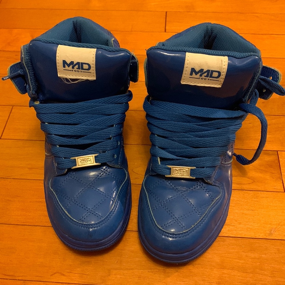 Blue sneakers size37.5